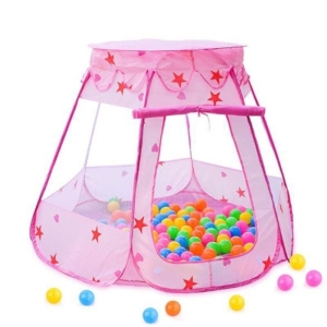 Tienda de campaña rosa para niñas con estrellas y bolas multicolores en el interior
