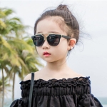 Gafas de sol negras de moda para niñas