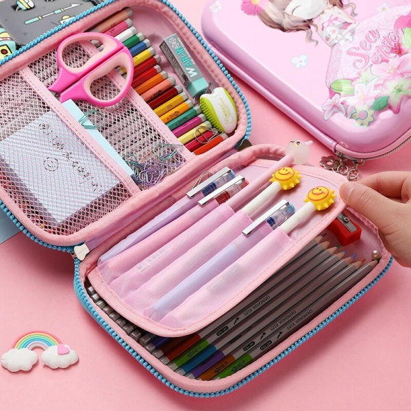 Kit kawaii para niñas con kit completo sobre una mesa de moda