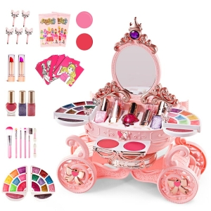 Tocador de maquillaje rosa para niñas, con cada accesorio incluido en el lateral (paleta de maquillaje, pinceles, barras de labios, etc.)