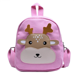 Una mochila rosa con una simpática cara de reno para niñas. La cara del animal es de color beige y marrón. Tiene un asa en la parte superior y dos correas para los hombros en la parte trasera.