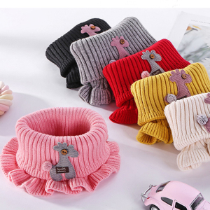 Cálida bufanda con jirafa para niñas - rosa, negro, gris, rojo, amarillo, blanco