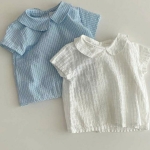 Blusa de manga corta para niñas con fondo gris