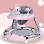 Andador rosa y gris con juguetes en la bandeja delantera